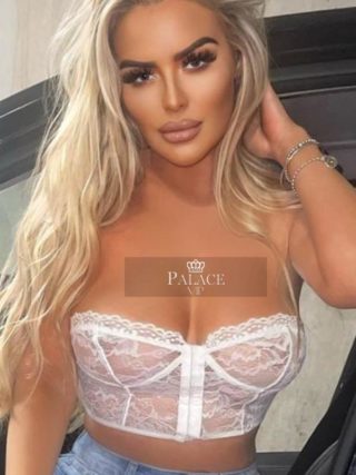 Scarlett, 23 years old British escort in London 